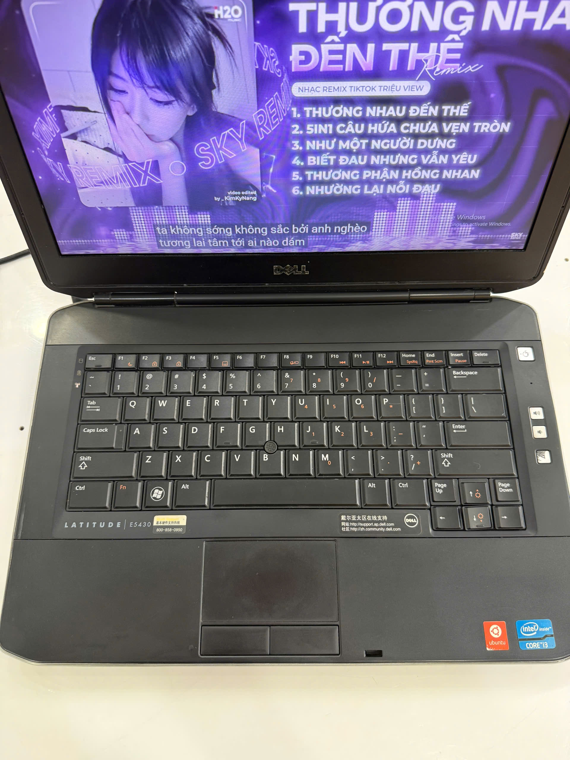 Màn hình Laptop Dell E7240 hiển thị sắc nét