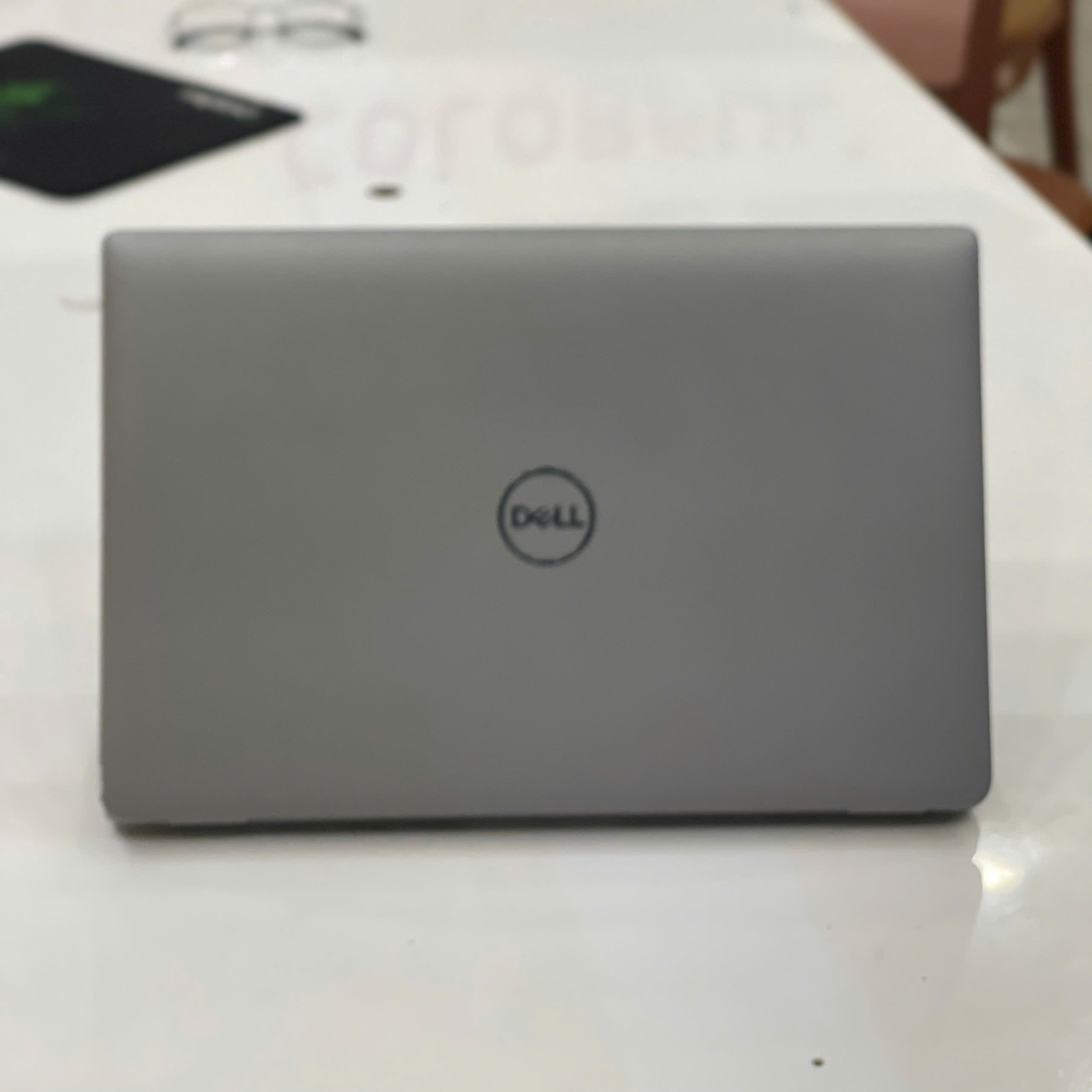 Laptop Dell 5440 i5 1335U tổng thể góc chính diện