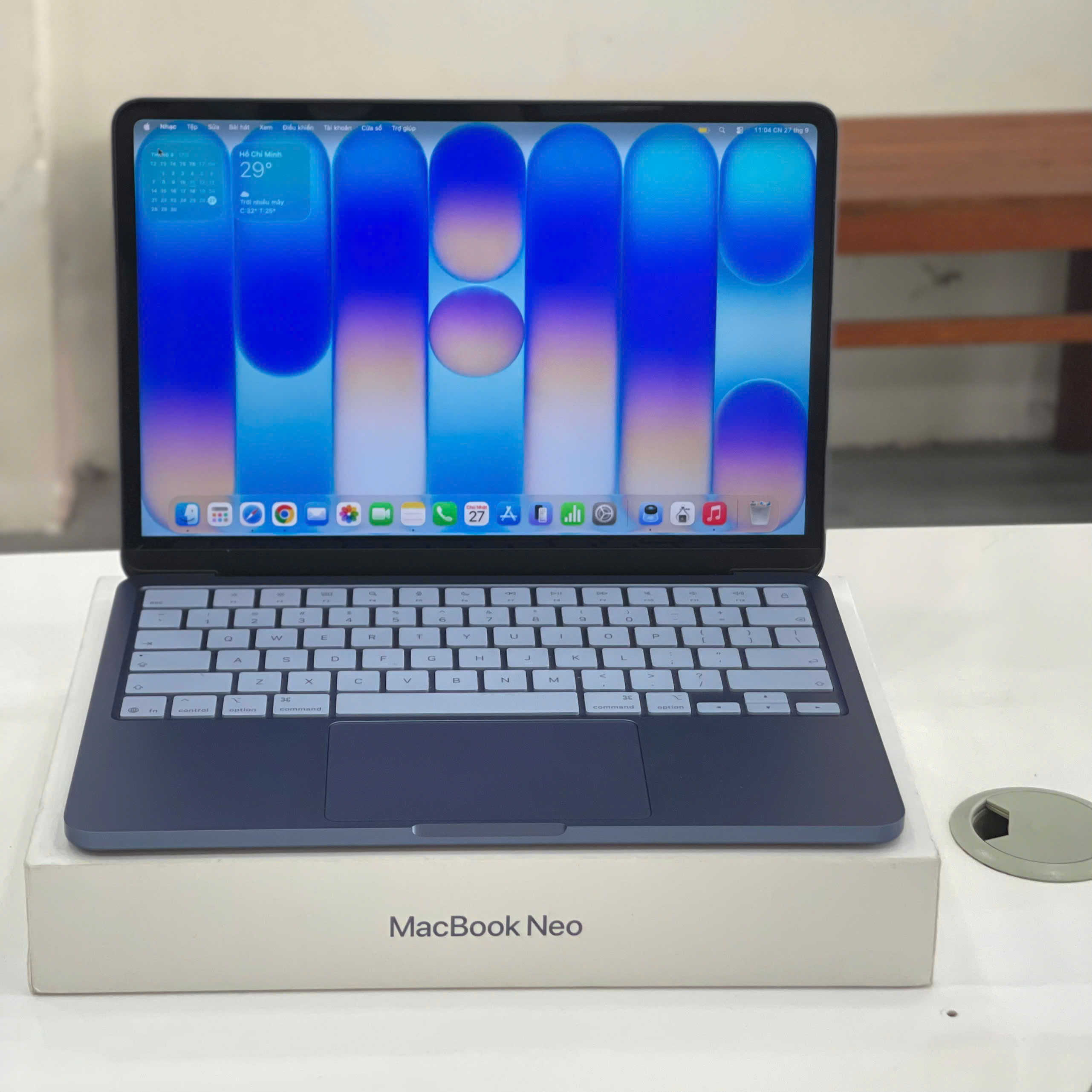 Thiết kế mỏng nhẹ của MacBook Neo 13 inch A18 Pro 2026