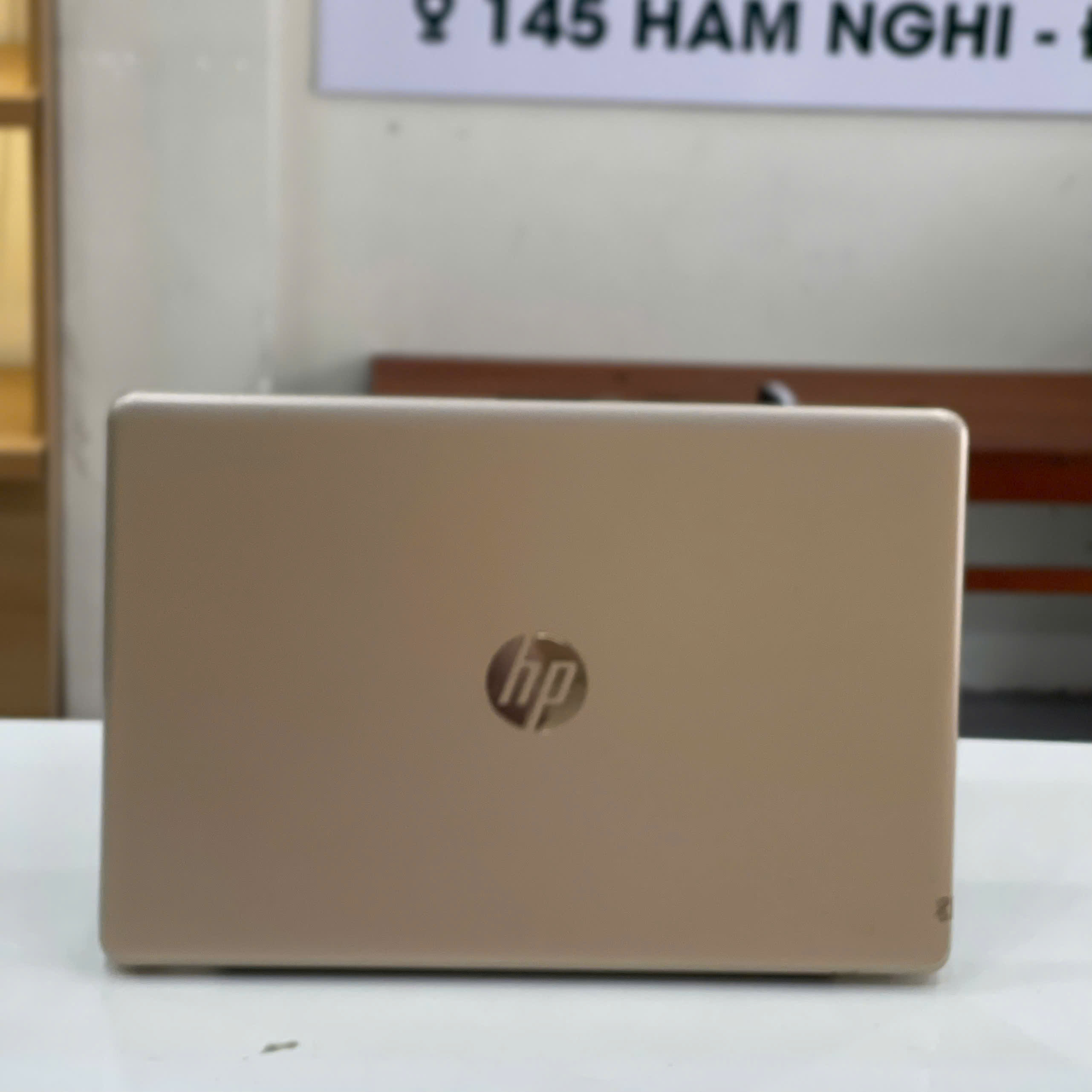 Laptop HP 15-bs1xx Core i5 Gen 8 tổng thể