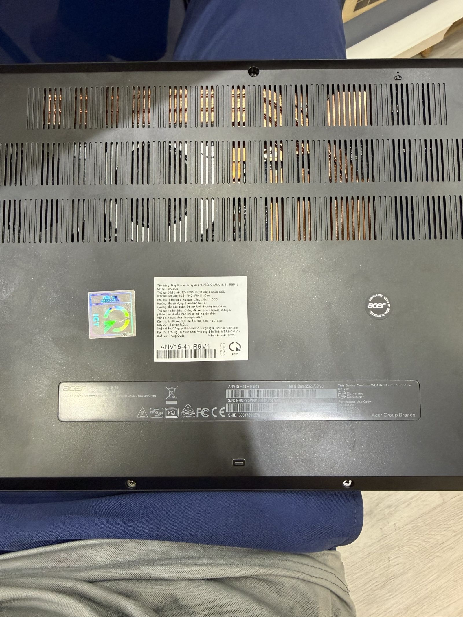 Vệ sinh laptop định kỳ giúp máy tản nhiệt tốt và chạy êm hơn